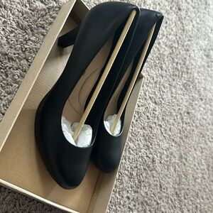 Clarks Black Leather High Heels with cushion - Adriel Viola